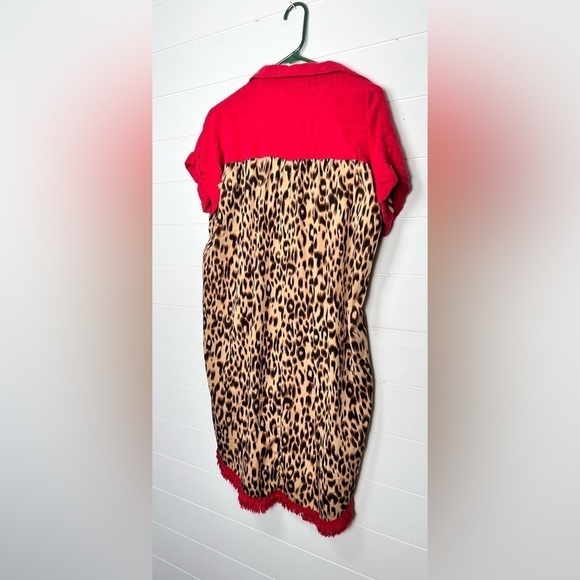 Small umgee red and leopard dress runs a little oversized. MN84 - Picture 2 of 3